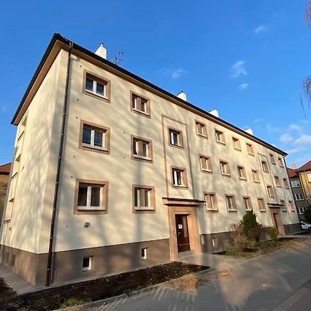 Apartman Visnovka パルドゥビツェ エクステリア 写真