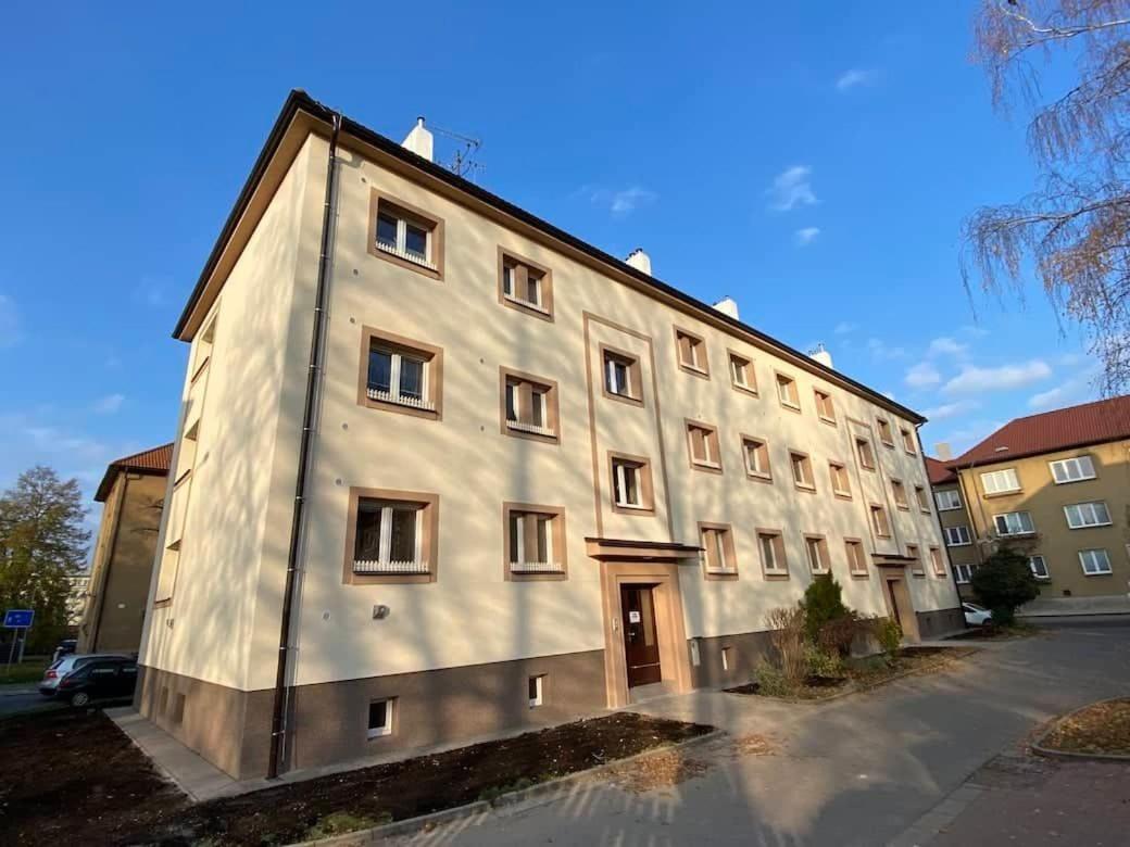 Apartman Visnovka パルドゥビツェ エクステリア 写真